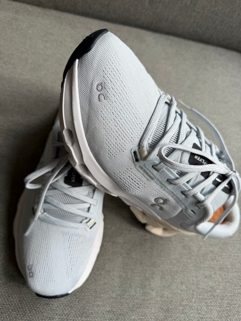 On Cloudflyer 5 Road-Running Shoes Sneaker Arctic/Cream Women's 7.5